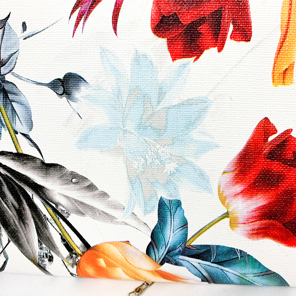 NWT White & Bright Floral Shoulder Bag with Silver Chain Strap - Picture 9 of 13